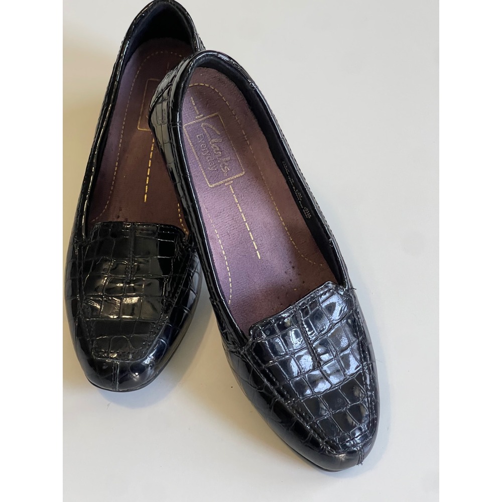 Clarks Black Croc Embossed Leather flats Loafers slouchy comfortable minimalist